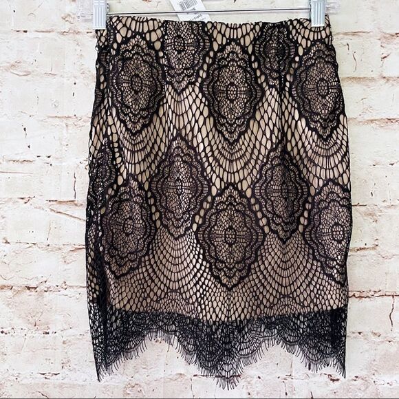 Latiste lace body con skirt - Picture 4 of 4